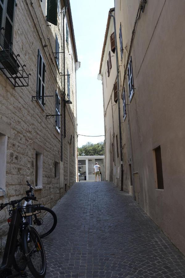 L'Angolo Di Mare Centro Di Sirolo Bagian luar foto